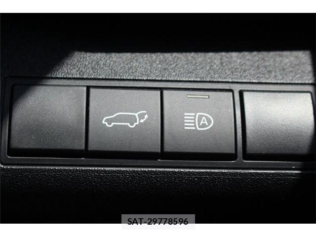 Toyota bZ4X 2023-08 6991242-5
