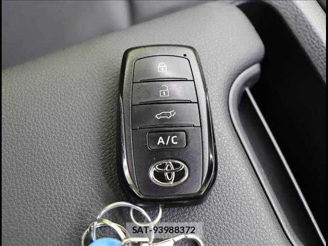 Toyota bZ4X 2022-10 7249980-13