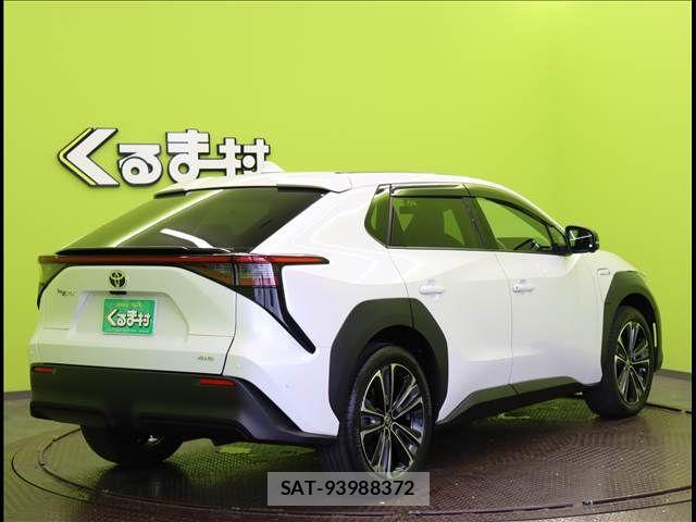 Toyota bZ4X 2022-10 7249980-1