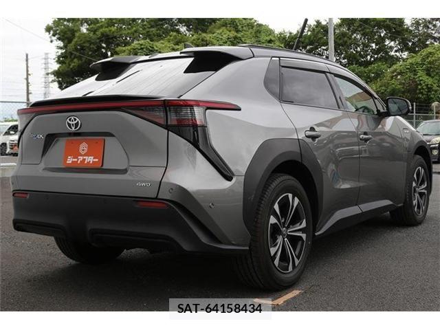 Toyota bZ4X 2022-11 7326081-22