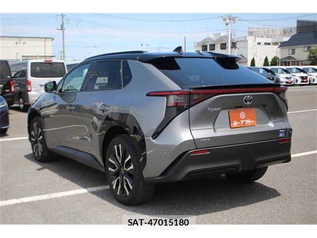 Toyota bZ4X 2025-11 7499787-13