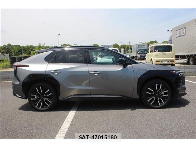 Toyota bZ4X 2025-11 7499787-16
