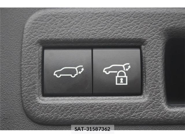 Toyota bZ4X 2023-01 7561907-5