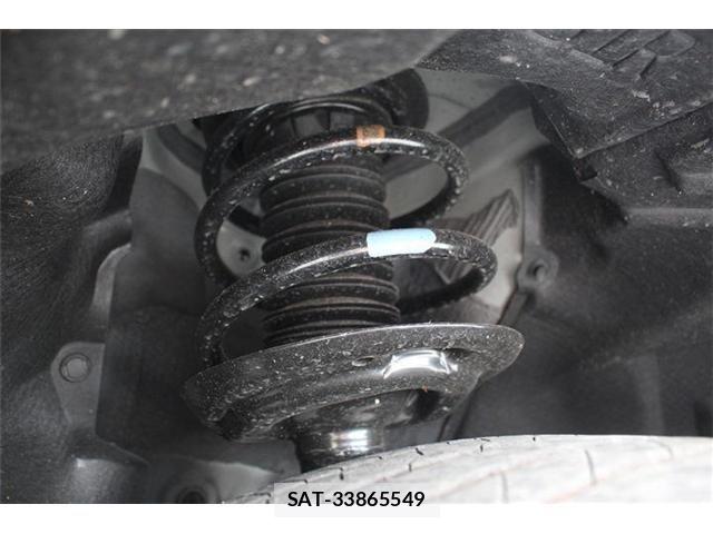 Toyota bZ4X 2025-10 7783181-12