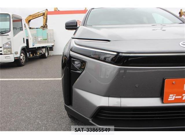 Toyota bZ4X 2025-10 7783181-8