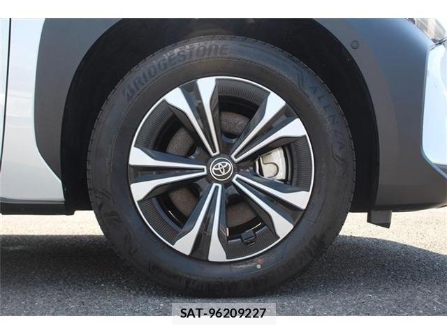 Toyota bZ4X 2023-12 7978696-10