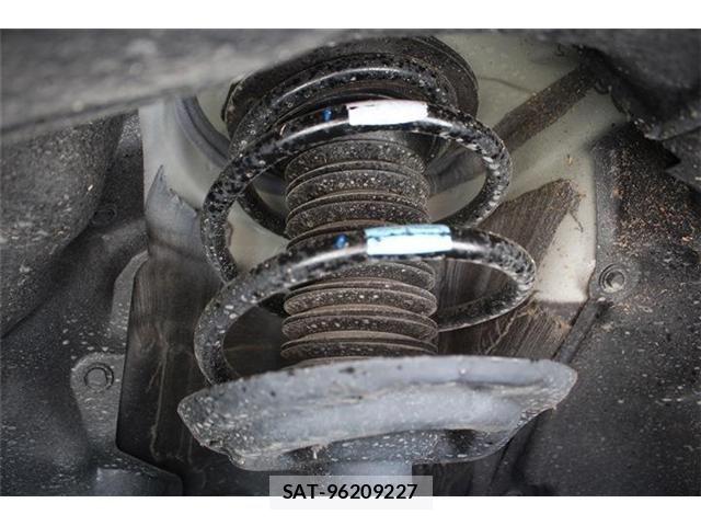 Toyota bZ4X 2023-12 7978696-16