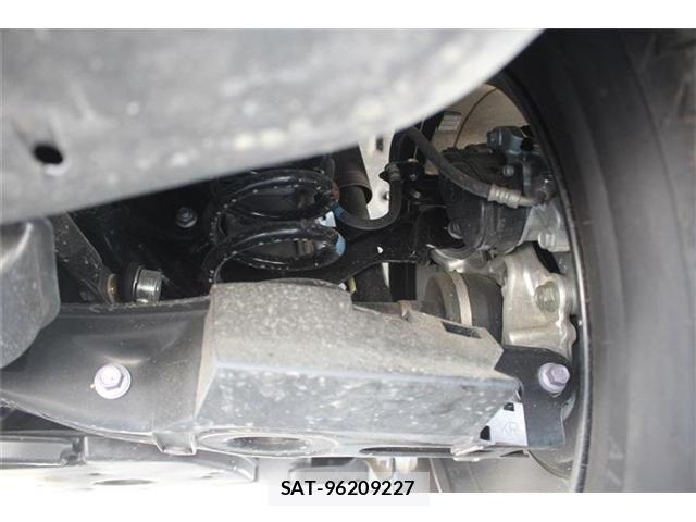Toyota bZ4X 2023-12 7978696-17