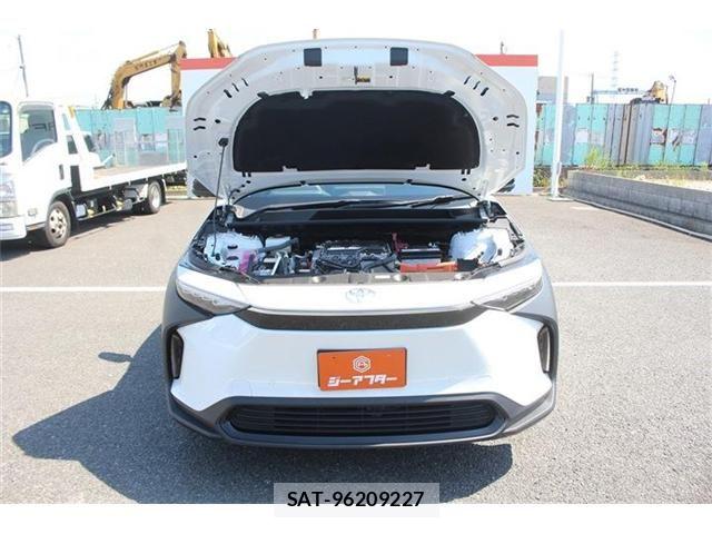 Toyota bZ4X 2023-12 7978696-28
