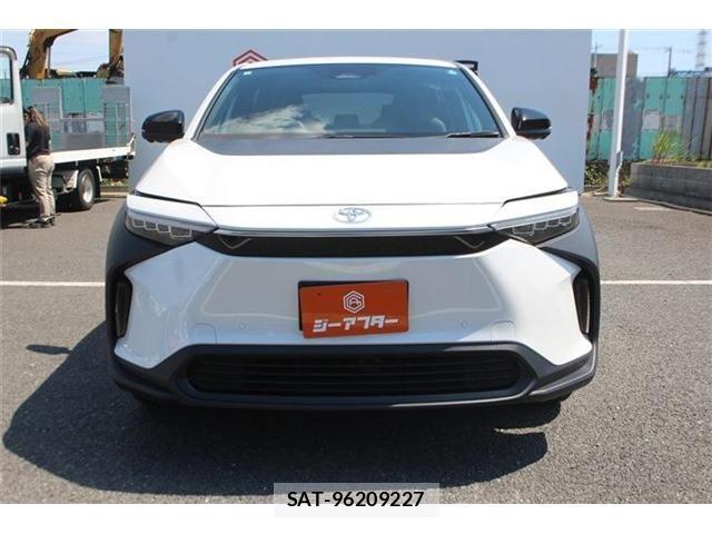 Toyota bZ4X 2023-12 7978696-6