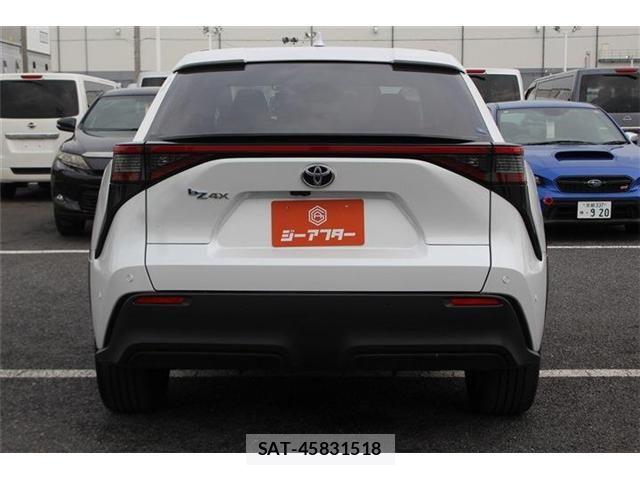 Toyota bZ4X 2024-03 8034690-9