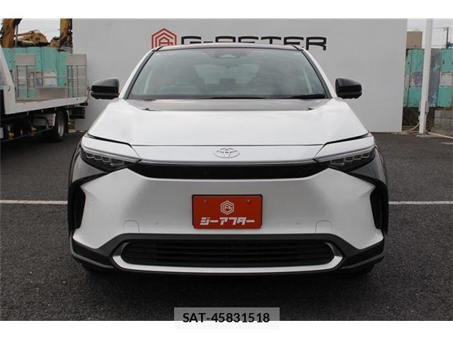 Toyota bZ4X 2024-03 8034690-7