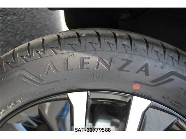 Toyota bZ4X 2025-10 8206724-11