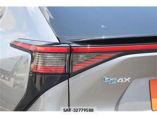 Toyota bZ4X 2025-10 8206724-14