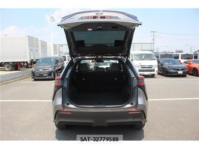 Toyota bZ4X 2025-10 8206724-26
