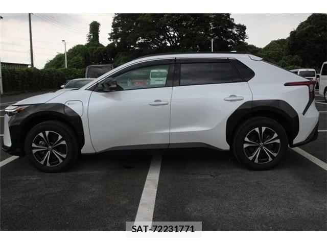 Toyota bZ4X 2024-06 8561345-9