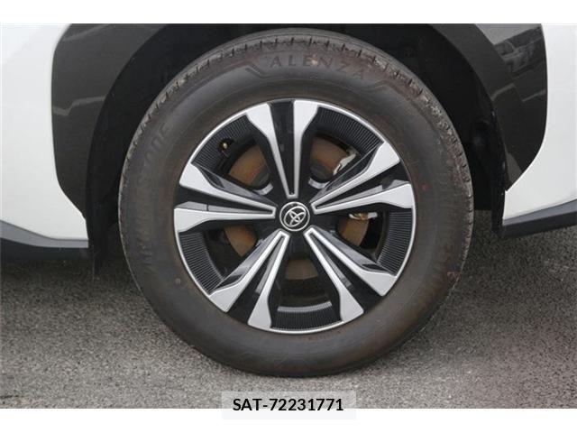 Toyota bZ4X 2024-06 8561345-16