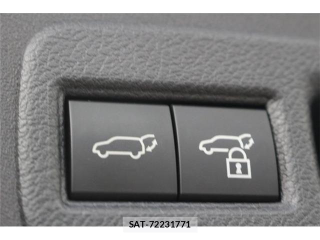 Toyota bZ4X 2024-06 8561345-4