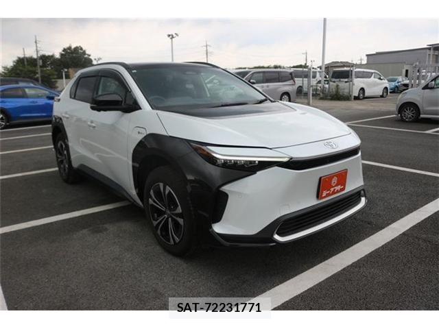 Toyota bZ4X 2024-06 8561345-6