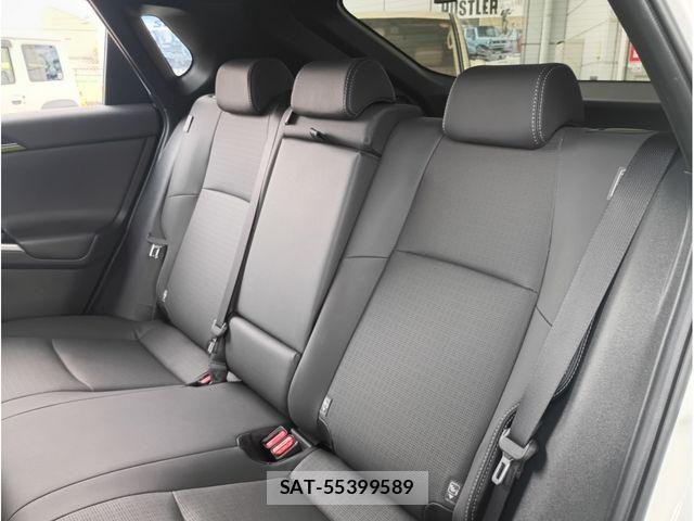 Toyota bZ4X 2024-06 8561344-15