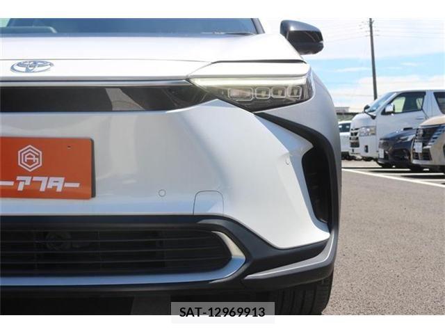 Toyota bZ4X 2022-12 8658294-9