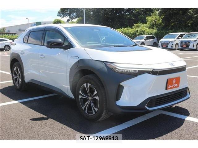 Toyota bZ4X 2022-12 8658294-11