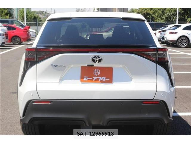 Toyota bZ4X 2022-12 8658294-15