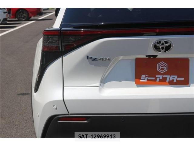 Toyota bZ4X 2022-12 8658294-17