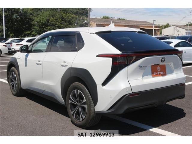Toyota bZ4X 2022-12 8658294-18