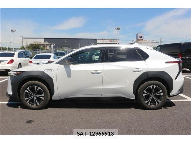 Toyota bZ4X 2022-12 8658294-19