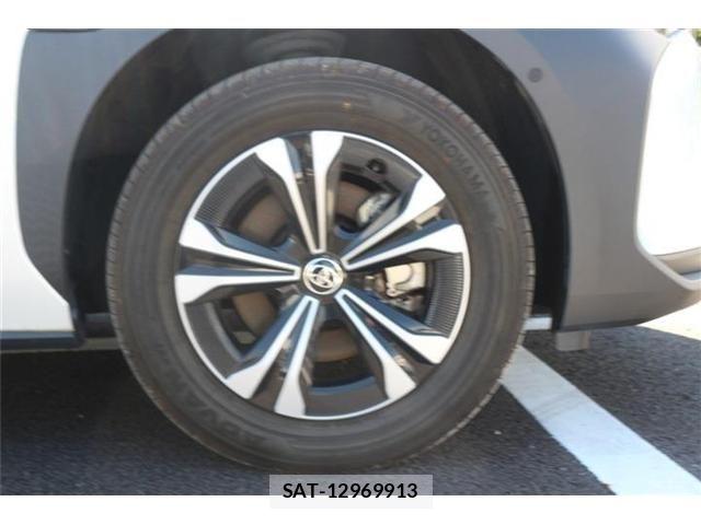 Toyota bZ4X 2022-12 8658294-28