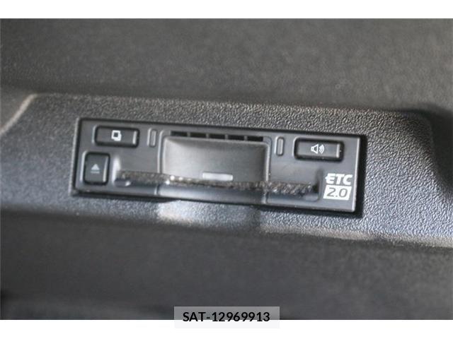 Toyota bZ4X 2022-12 8658294-5