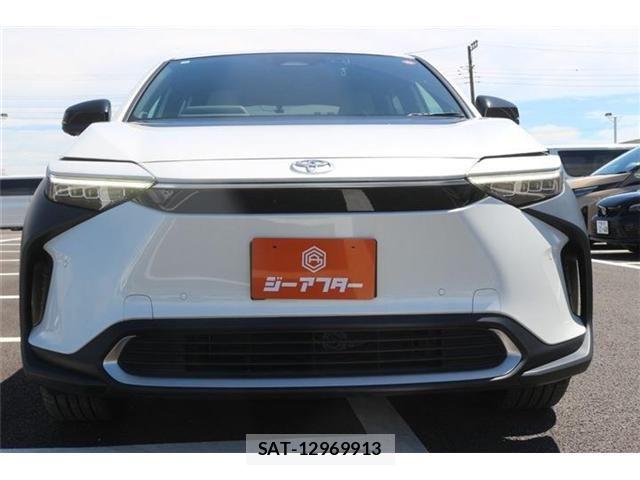 Toyota bZ4X 2022-12 8658294-6