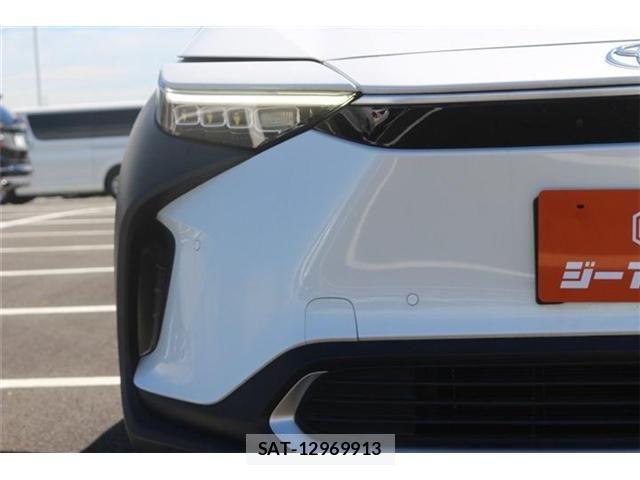 Toyota bZ4X 2022-12 8658294-8