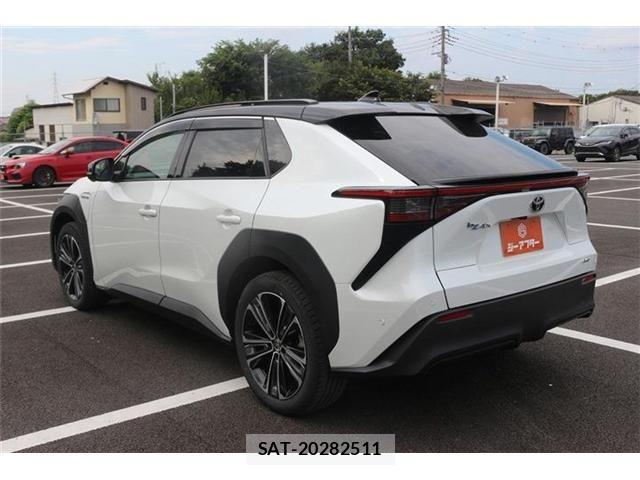 Toyota bZ4X 2023-02 8741018-12