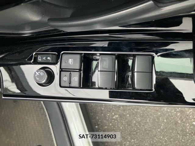 Toyota bZ4X 2022-05 8741019-16