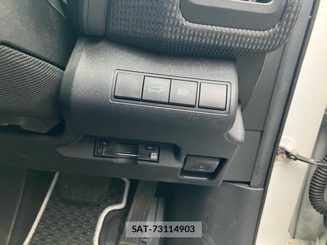 Toyota bZ4X 2022-05 8741019-17