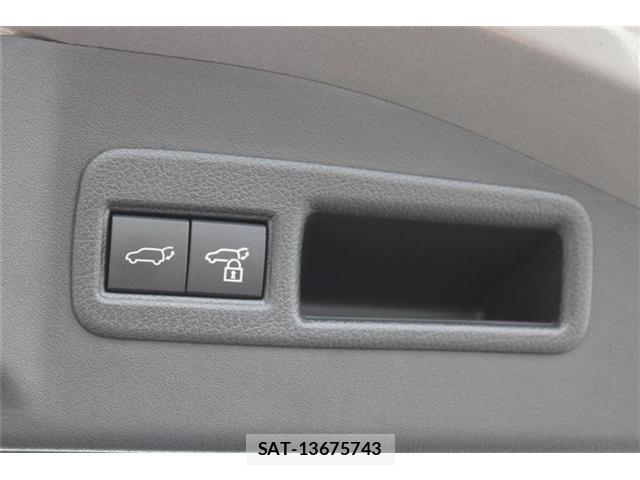 Toyota bZ4X 2024-02 8779676-3