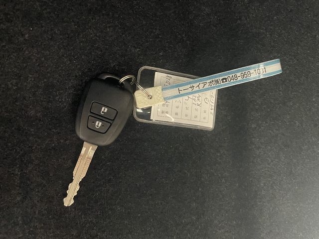 Toyota C+pod 2022-03 487698-15