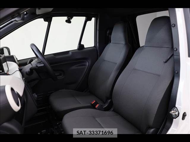 Toyota C+pod 2021-11 6814109-18