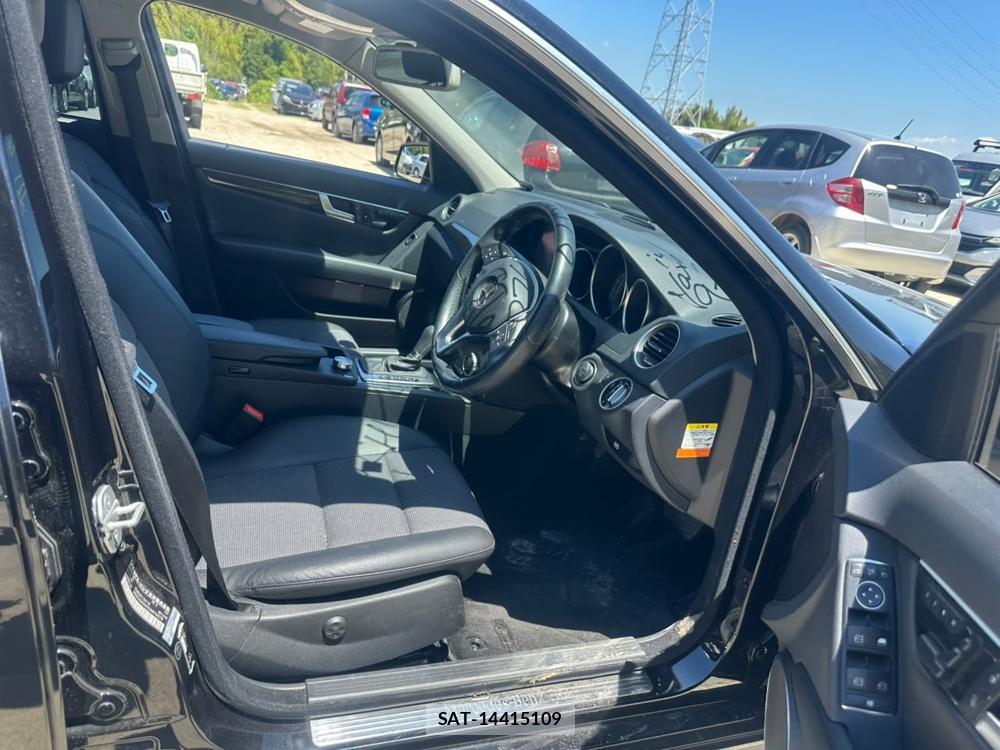 Mercedes Benz C-CLASS 2013-08 7831742-11