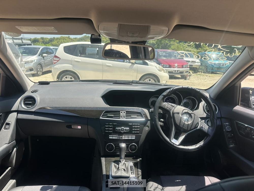 Mercedes Benz C-CLASS 2013-08 7831742-12