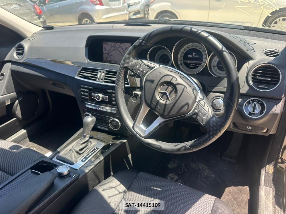 Mercedes Benz C-CLASS 2013-08 7831742-13
