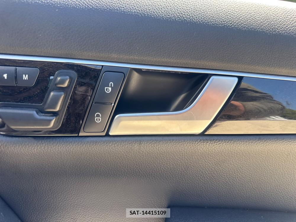 Mercedes Benz C-CLASS 2013-08 7831742-19