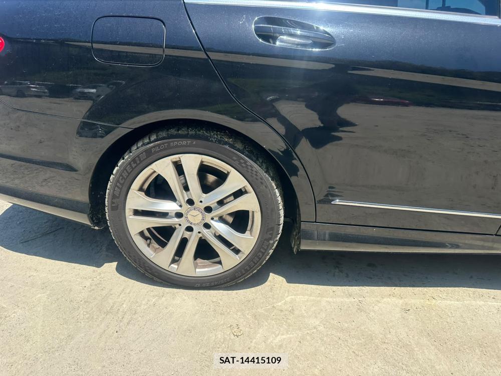 Mercedes Benz C-CLASS 2013-08 7831742-24
