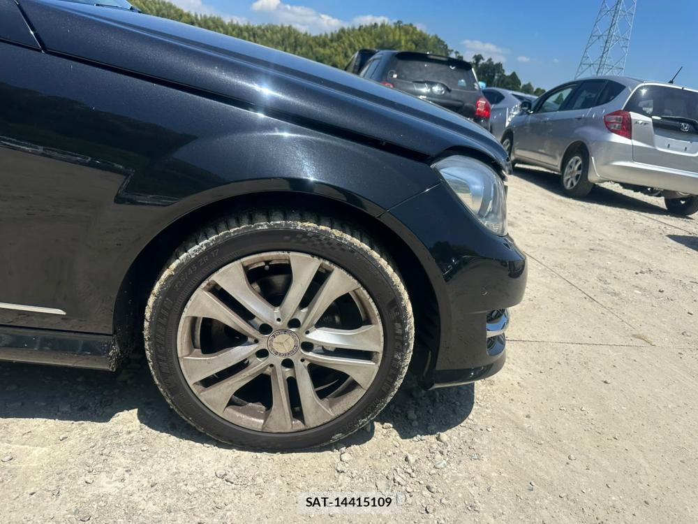Mercedes Benz C-CLASS 2013-08 7831742-25