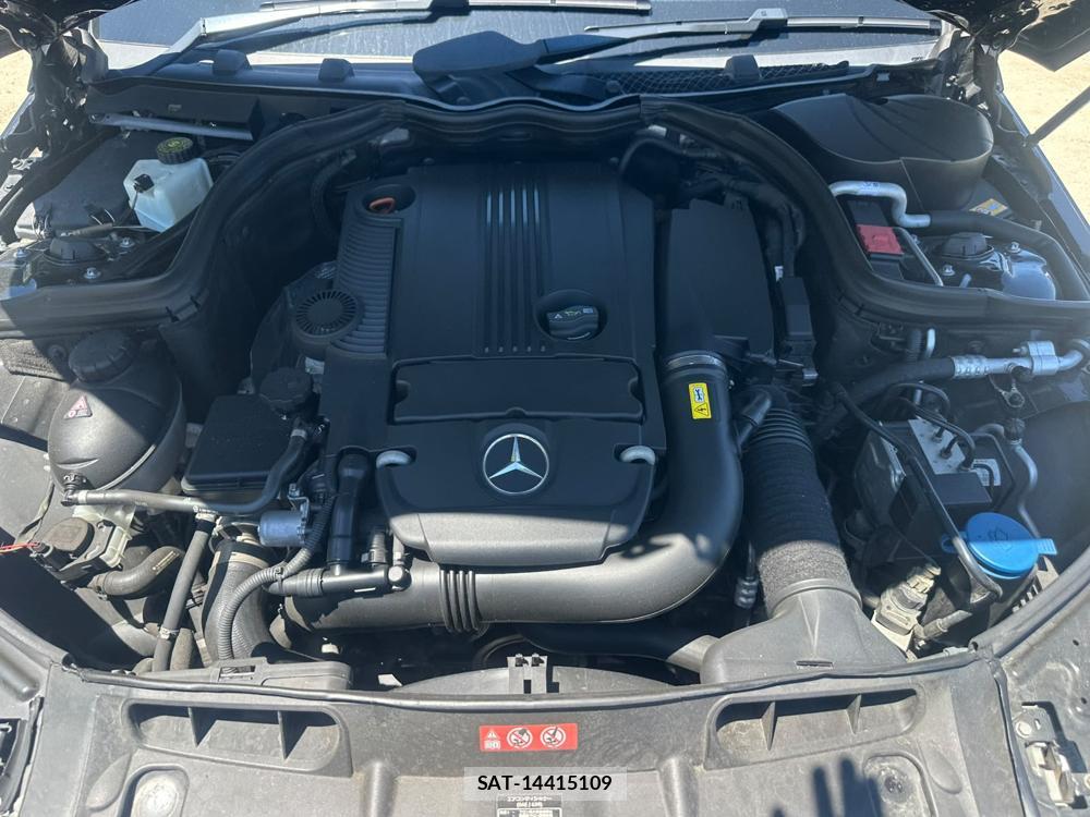 Mercedes Benz C-CLASS 2013-08 7831742-30