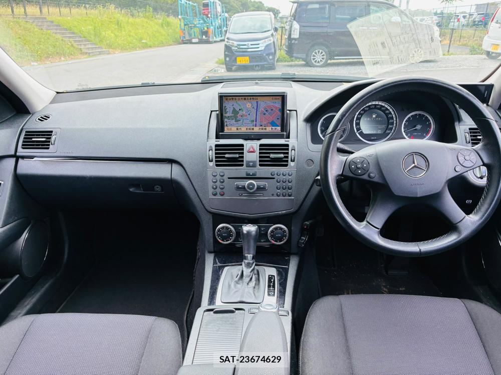 Mercedes Benz C-CLASS 2010-02 8351359-12