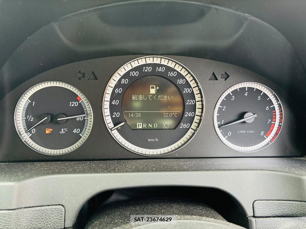 Mercedes Benz C-CLASS 2010-02 8351359-15