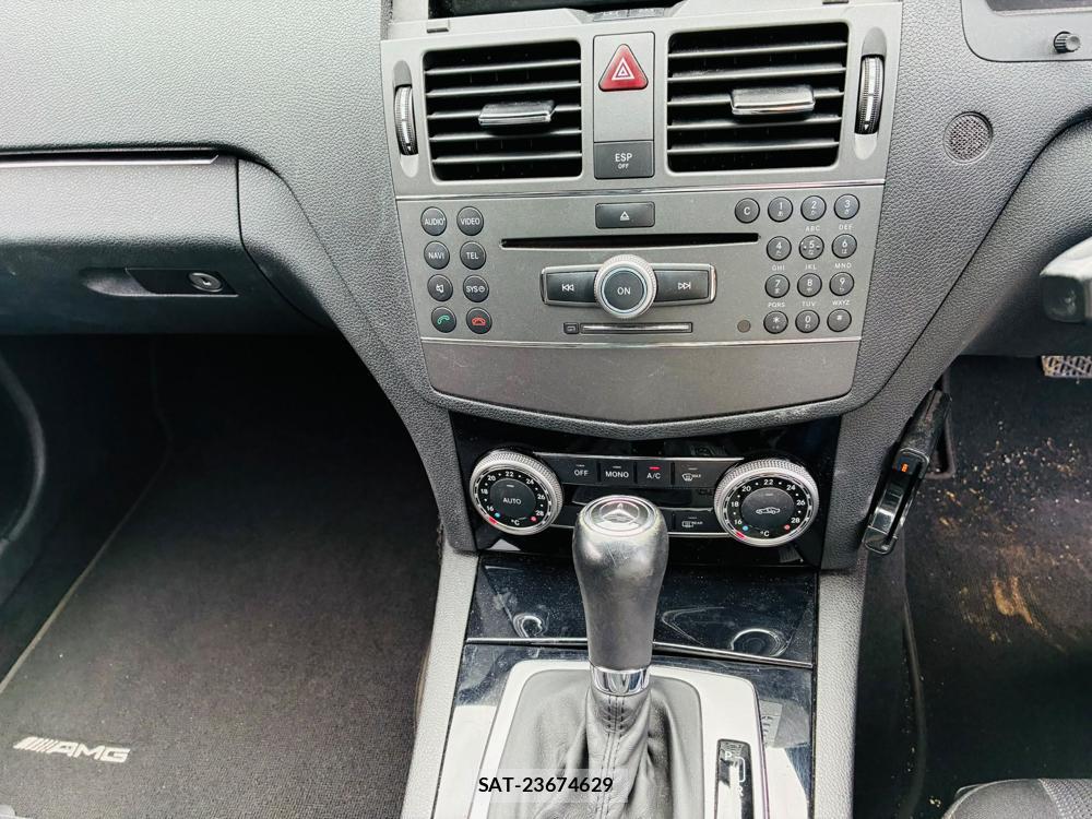 Mercedes Benz C-CLASS 2010-02 8351359-19